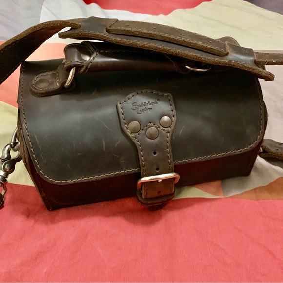 saddleback leather toiletry bag